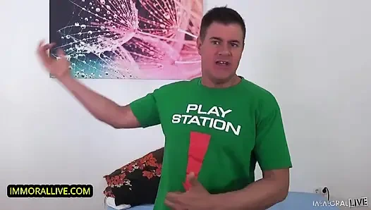 Kiliseden muhteşem melek kayıp kuzu etini iyileştiriyor - yaşam hakkında daha iyi hissetmenin yolu mu? Bir kıza döl ver!