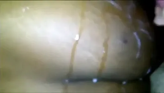 Покрытая спермой чернокожая задница