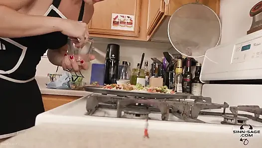 Büro-pizza-party-riesin mit sinn sage