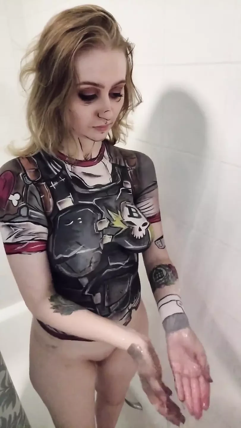 Cosplay cơ thể tina nhỏ xíu sơn tắm vòi hoa sen