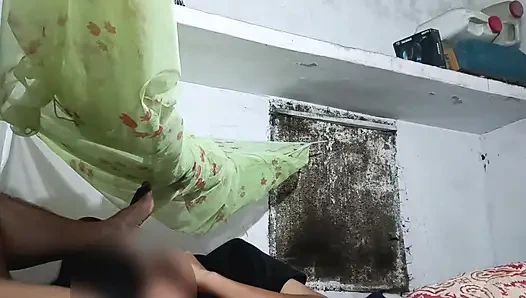 Clear Hindi Audio Freundin Kam, Um Für Neues Telefon Zu Gratulieren Und Wurde Hart Gefickt