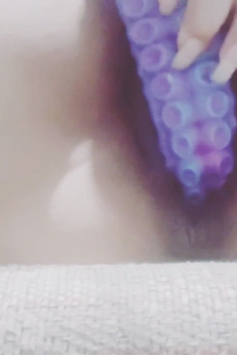 Hot MILF Wanting a Huge Cock Uses Giant 50cm Dildo Part 1