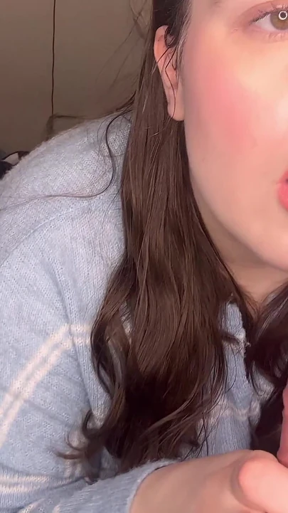 Thick Virgin Fucks & Sucks a Realistic Dildo