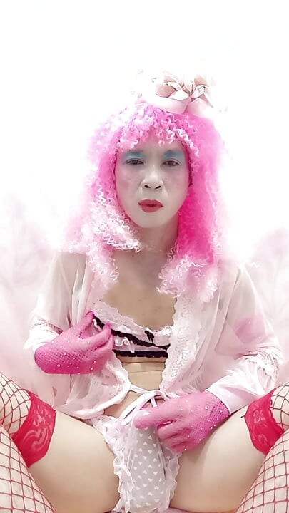 Oanh Le shemale portant un sexy selfie porno