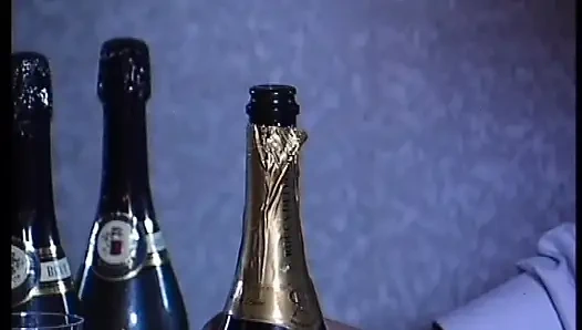 Johnny Pompino Havuz Başında Amcık Sikişi Ve Içeride Azdırma