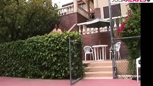 Azgın kızlar sırayla sikiliyor büyük bir yarak emiyor