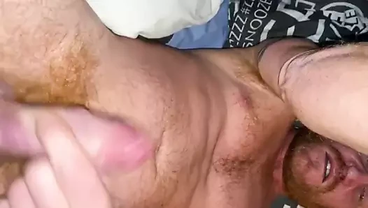 Gingerguy göğsünün üzerinden ateş ediyor