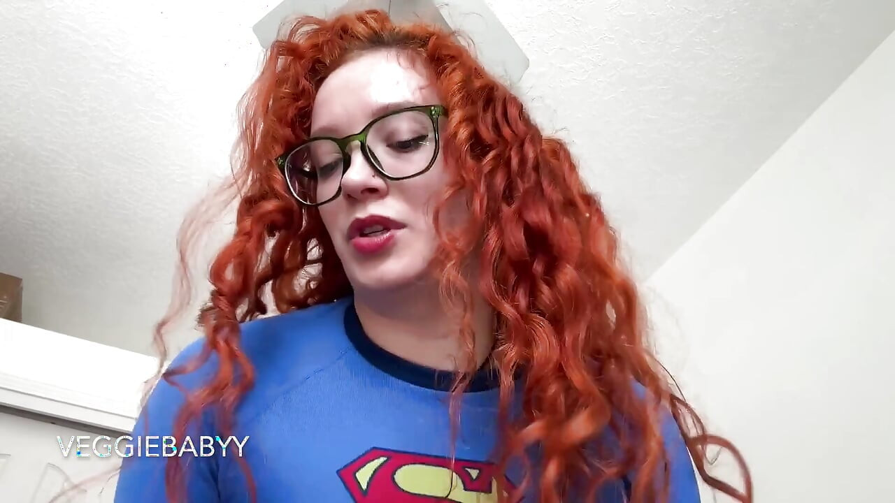 Wielbienie tyłka evil supergirl, obciąganie, ustalanie i twarzy dla bezsilnego Supermana