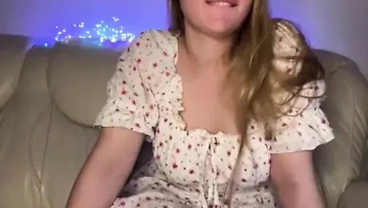 Jucielussie fucking anal with huge dildo so hard