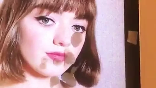 Maisie williams boşalmak haraç #2