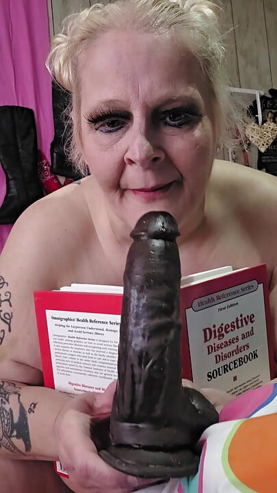 Horny Slut Needs to Nutt
