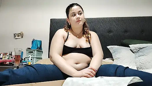 Pesta pizza besar Nicole: muncrat banyak banget