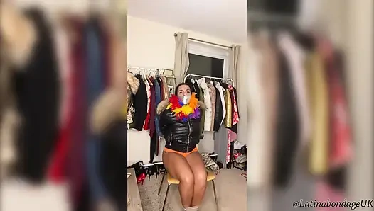 Latina in Fur & Parkas (bagian 2)