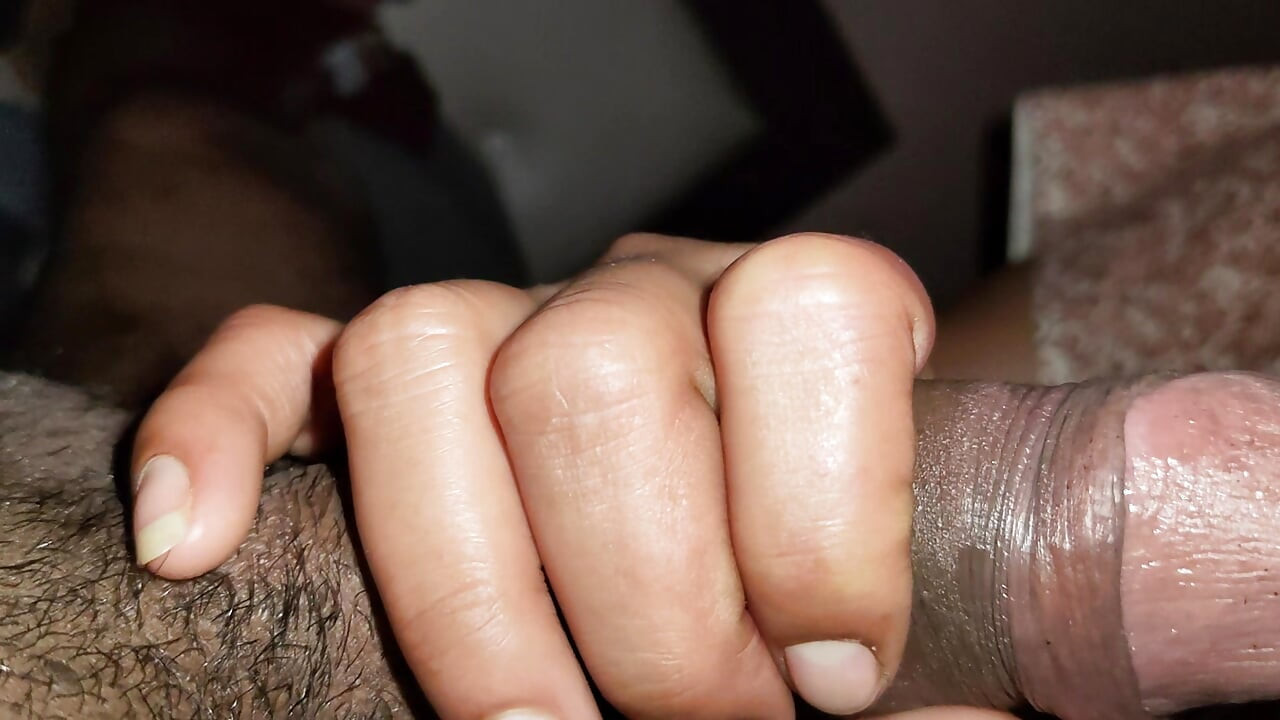 在蘇哈格拉特第一次吸吮長便士完全滿足她的丈夫之後
