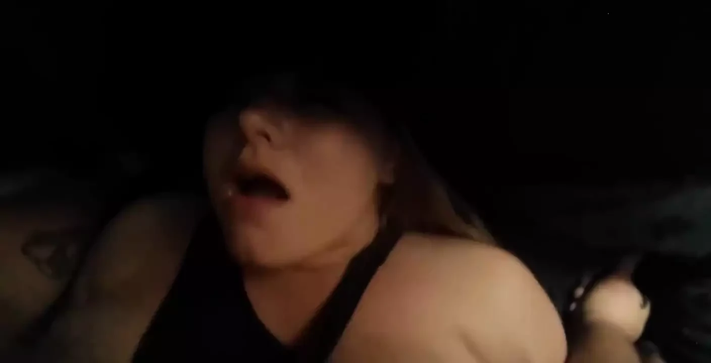 Pravi odgovor na to da zgodna žena jebe svoju prijateljicu?