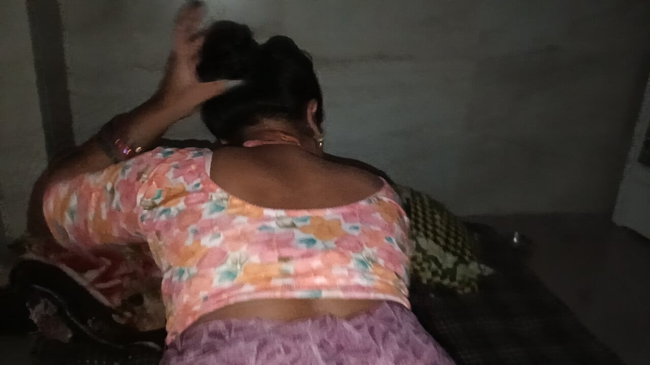 Kaam bali ko room lakar andhere me chood diya doggy style me
