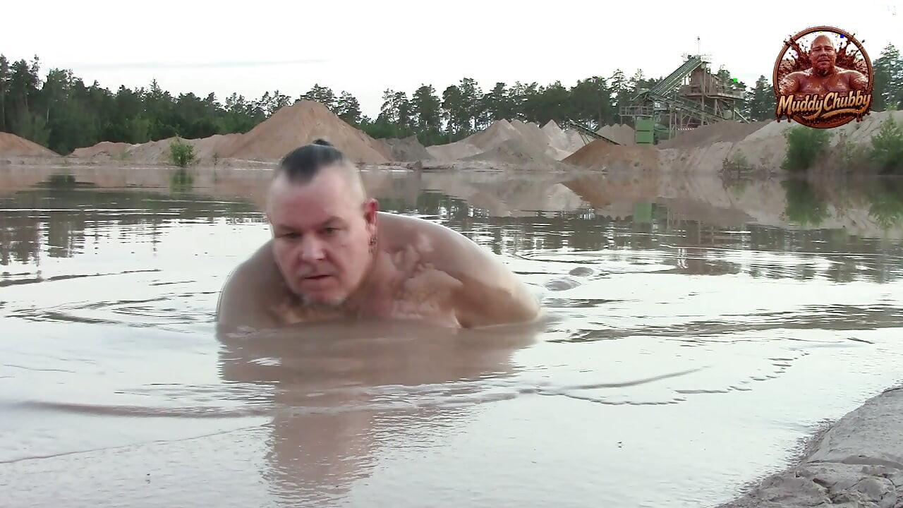Různé bahenní klipy z různých bahenních míst