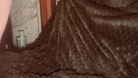 Babanın tek başına dildo ve meme oyunu