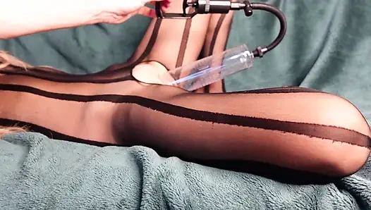 Член сосал её киску, качал, фистинг и сквирт, домашняя настоящая милф