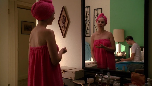 Alison Brie - ''Mad Men'' s2e02