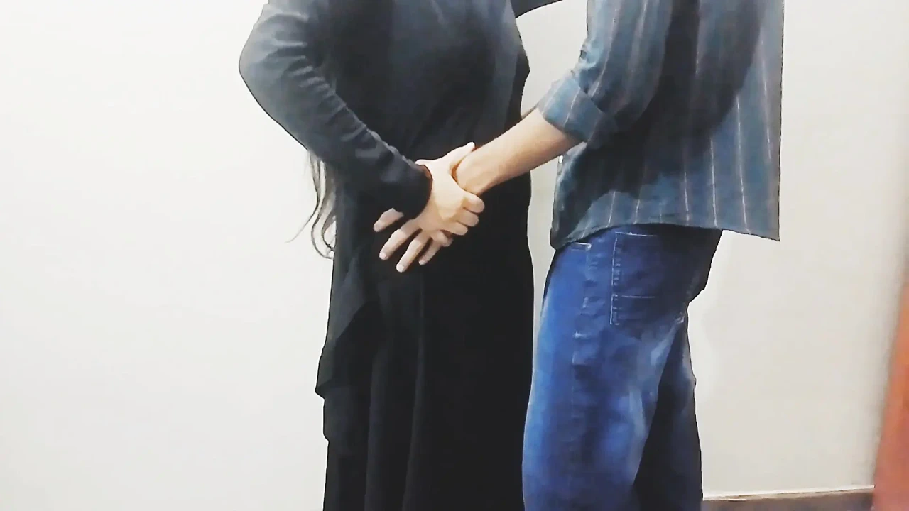 Tôi đụ hàng xóm trong khi chồng cô ấy không có ở nhà