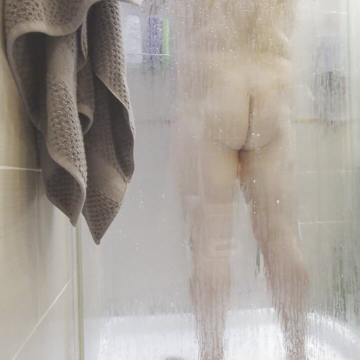 Shower vlose up. Amateur dick show