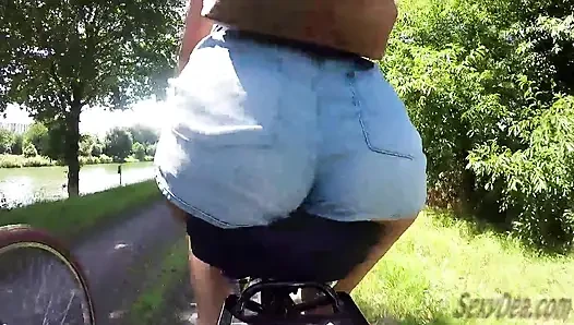 SexyDea Booty на гастролях