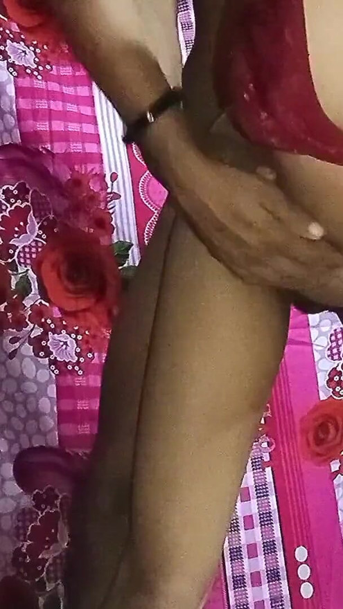 Indian Desi bhabhi and her boyfriend make sex relation behind her husband | Clip 1