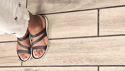 Доброе утро, перерыв и клубничные пальцы ног