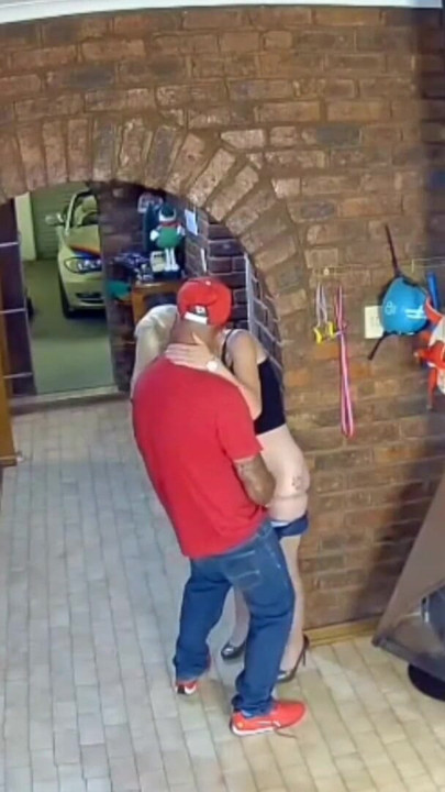 Peguei meu marido fodendo uma mulher puta | Clipe 1