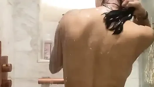 Billie Star Möpse in Der Dusche
