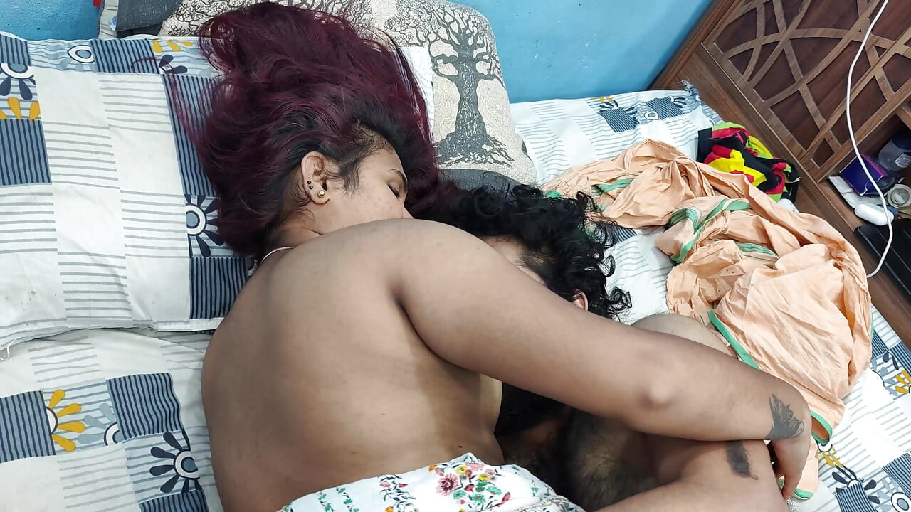Quente mamas chupam romance por casal malayali desi