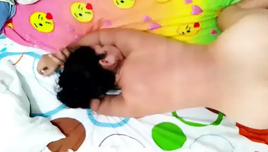 Seks anal yang lezat dengan istri wanita