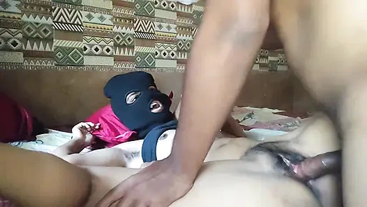 Stiefschweder Fickt Stiefbruder, Während Niemand Zu Hause Ist.