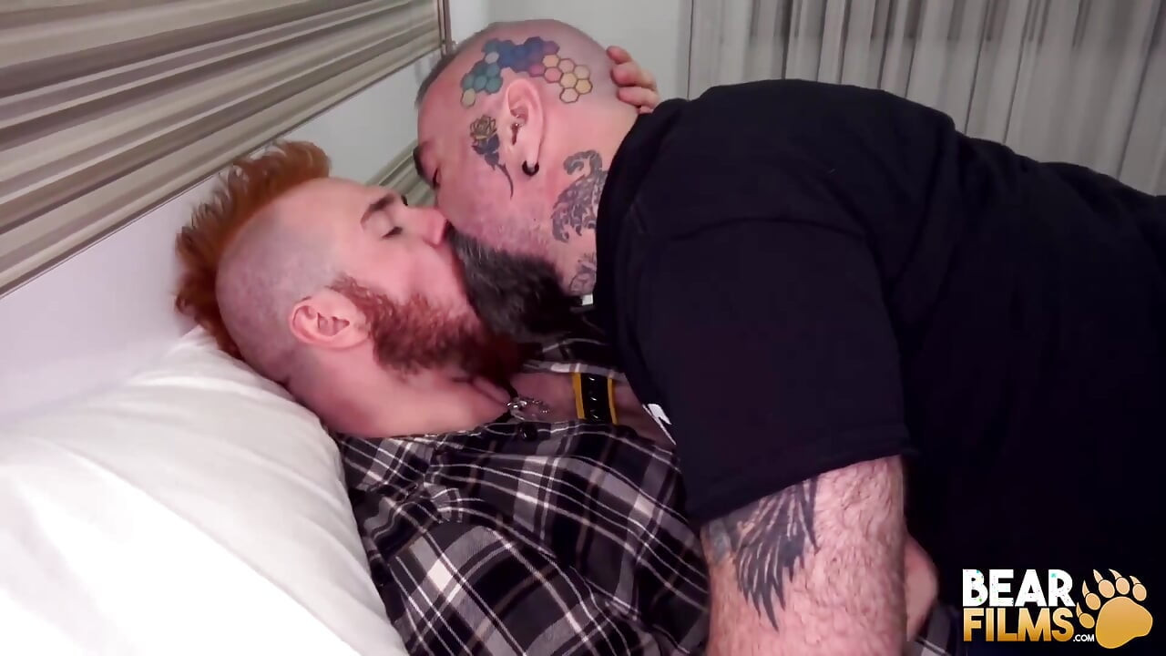 Bearfilms - Inked Jay Behr precisa de Mac Curtis Wild Dick
