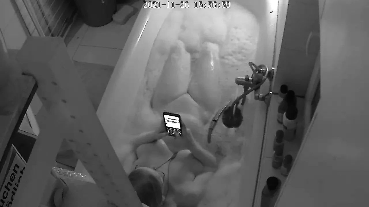 Застукали Как В Ванной Дрочит