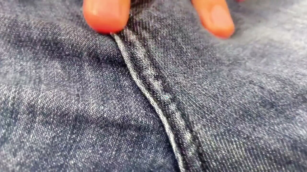 Menghidu seluar jeans saya: femdom'ed oleh pelatih