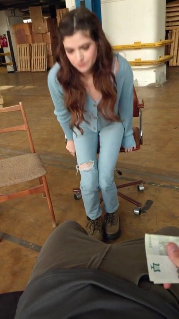 Strung Along | Klip 1