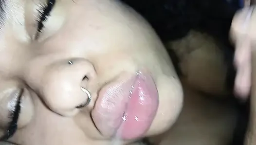 CREAMPIE-GESICHTSBEHANDLUNG, SPRITZT SPERMA AUF DAS HÜBSCHE GESICHT DIESER SCHLAMPE