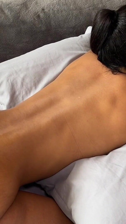 Look how this boy masturbates me with his huge fingers -amateur couple- nysdel | Clip 3