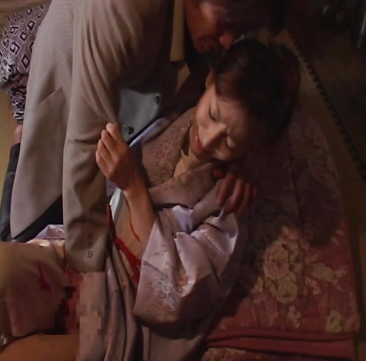 P135G01 In the good old days of the Showa era, mature women who married into hot spring inns were considered high-class call girls in their youth! A sensual erotic drama that begins with an encounter with an old customer!