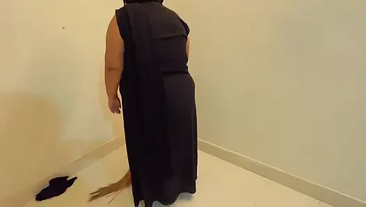 Aku ngentot pembantu arabku yang hot di arab saudi!