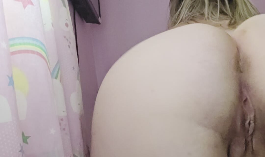 Arse twerking