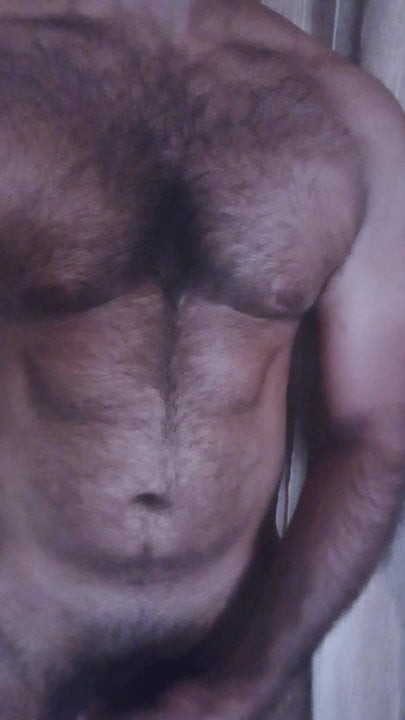 Sri Lankan hairy bull jerks off