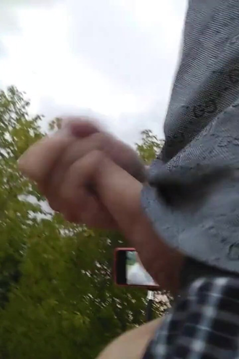 Kiverem és leszopom a farkam az utcán