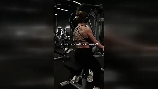 TikTok Teen's Pussy Slip-Up: Accidental Virgin Exposure!