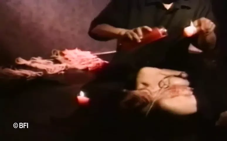 Naga saki, voštana igra i medicinski fetiš 2