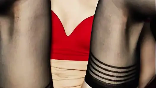 Brünette mit kleinen titten will, dass ich sie roh ficke