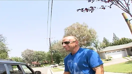 Gorgeous juicy camel toe of girly pulsates wide open for fat pole boink it