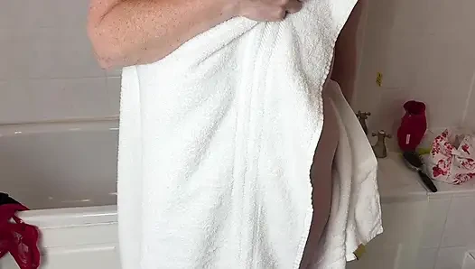 Nach der dusche anziehen sexy rote undies 472